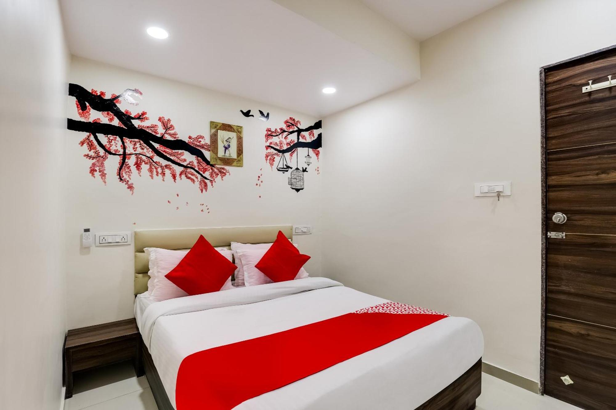 Collection O Hotel Alice Αχμπανταμπάντ Εξωτερικό φωτογραφία