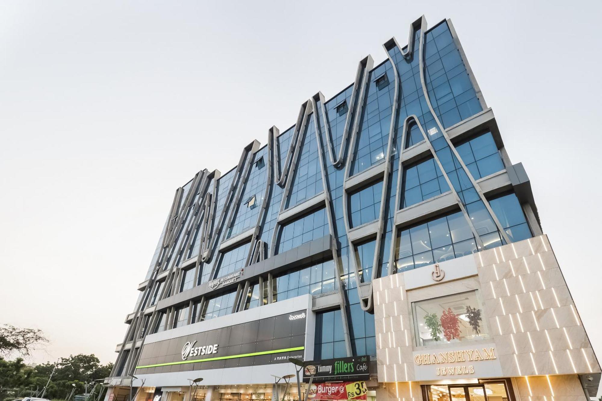 Collection O Hotel Alice Αχμπανταμπάντ Εξωτερικό φωτογραφία