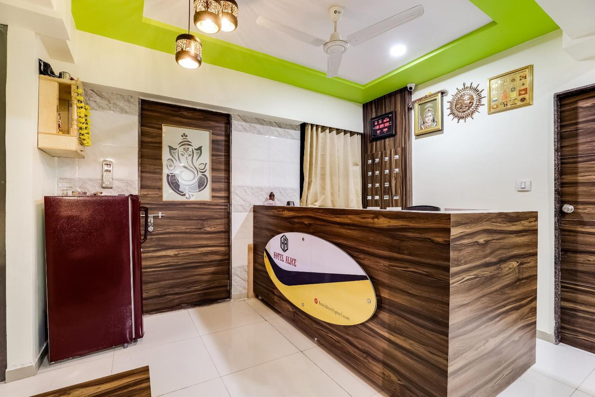 Collection O Hotel Alice Αχμπανταμπάντ Εξωτερικό φωτογραφία